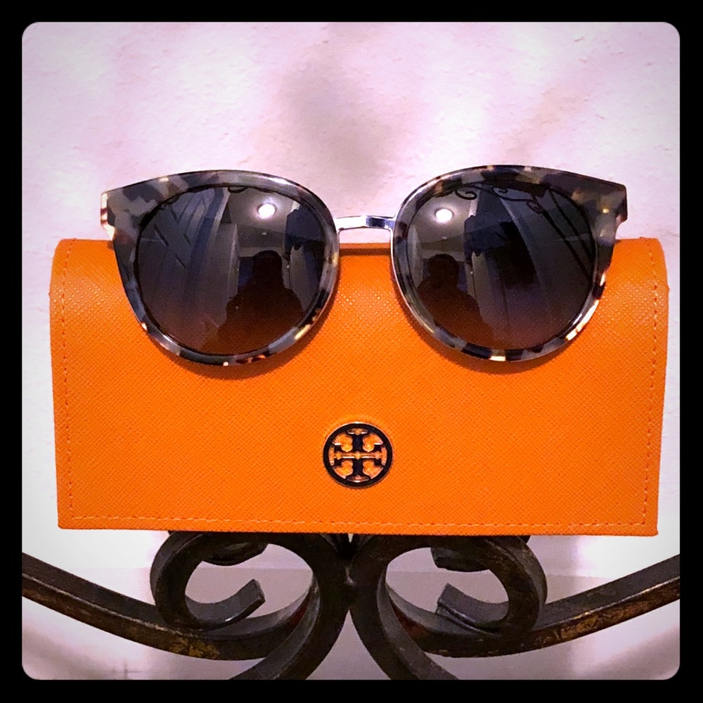 Tory Burch Panama sunglasses